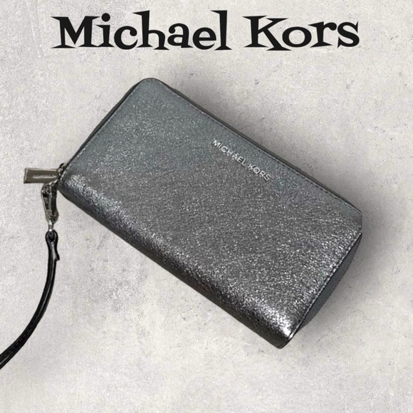 Michael Kors Handbags - ❤️TRADED❤️